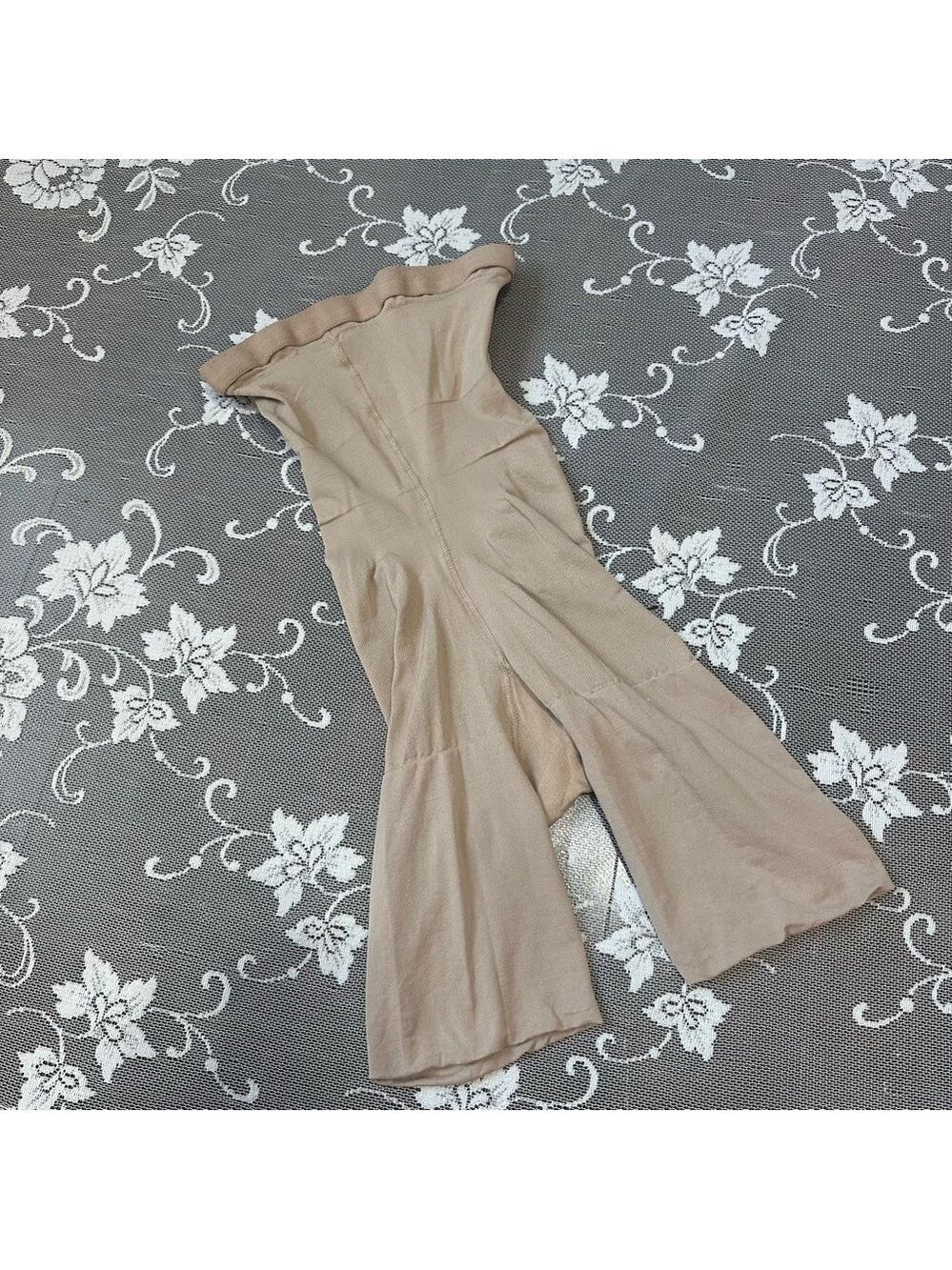 Spanx Shapewear Shorts Nude Sz B